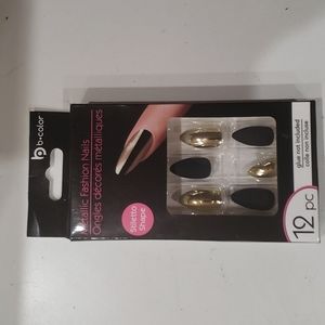 12 pc Metallic Nails 💅 Stilleto Shape